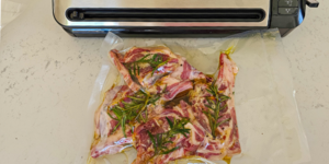 Carne pentru friptura de Paște, asezonată în două feluri: rub și marinadă by Prăjiturela